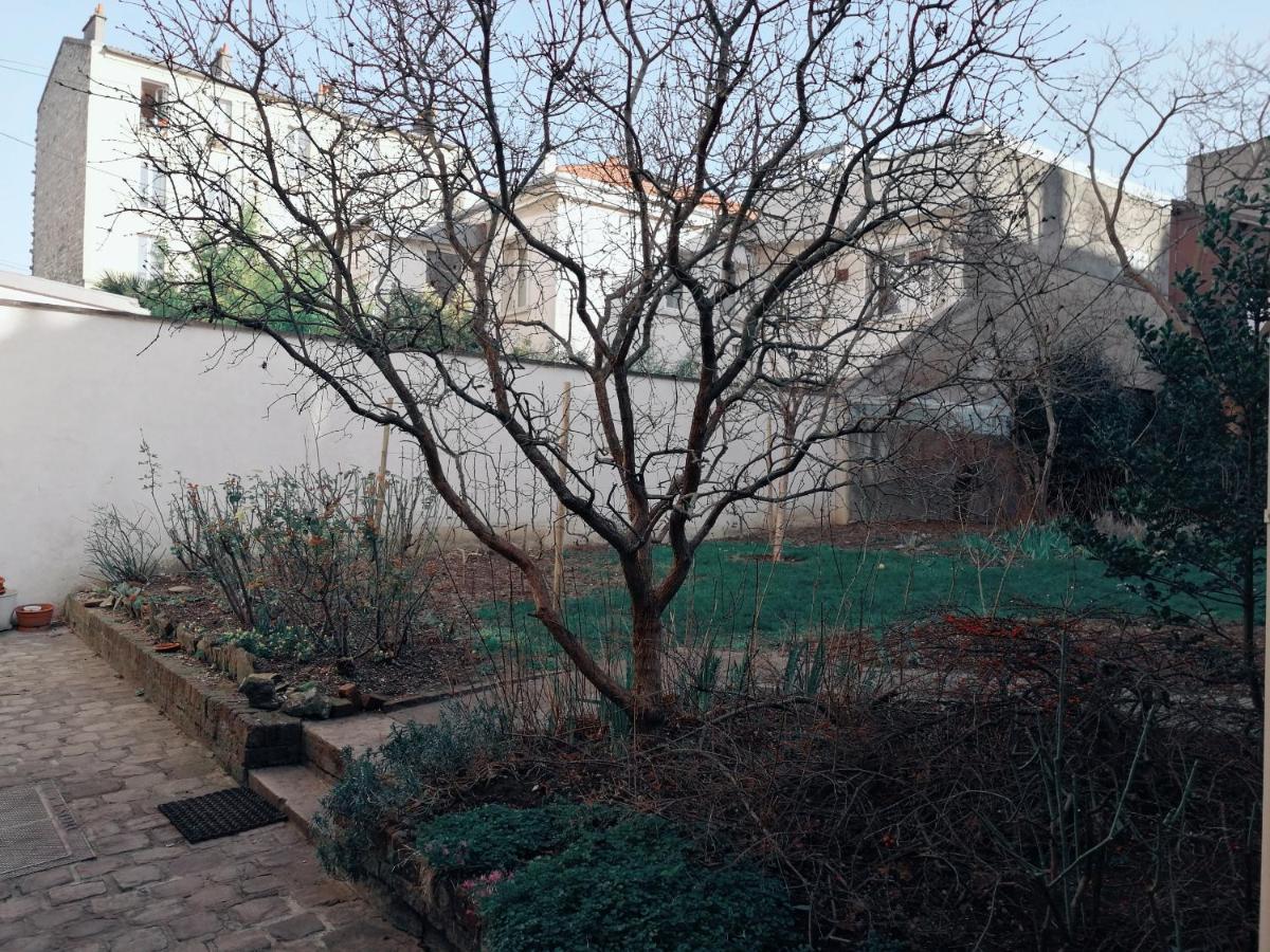 Studio Situe Dans Un Quartier Calme Et Residentiel A Montrouge A Seulement 2 Minutes Du Metro Exterior foto